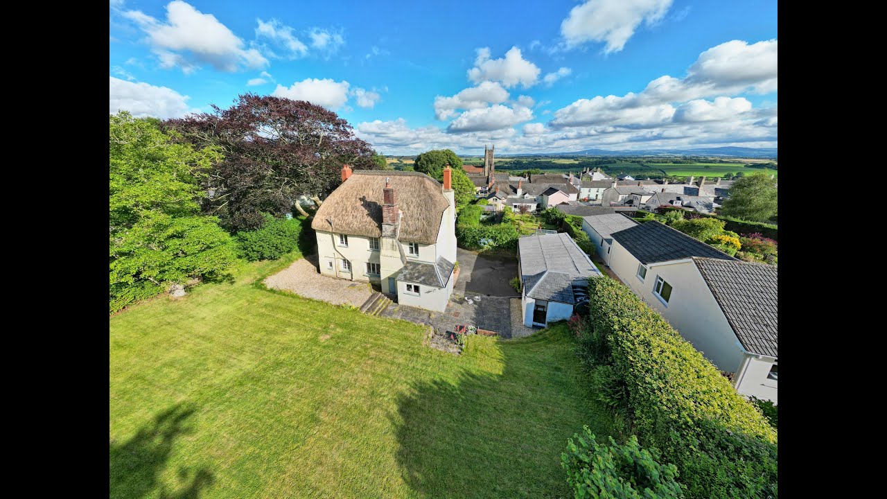 Grade II Listed 5 Bedroom House in Heart of Winkleigh