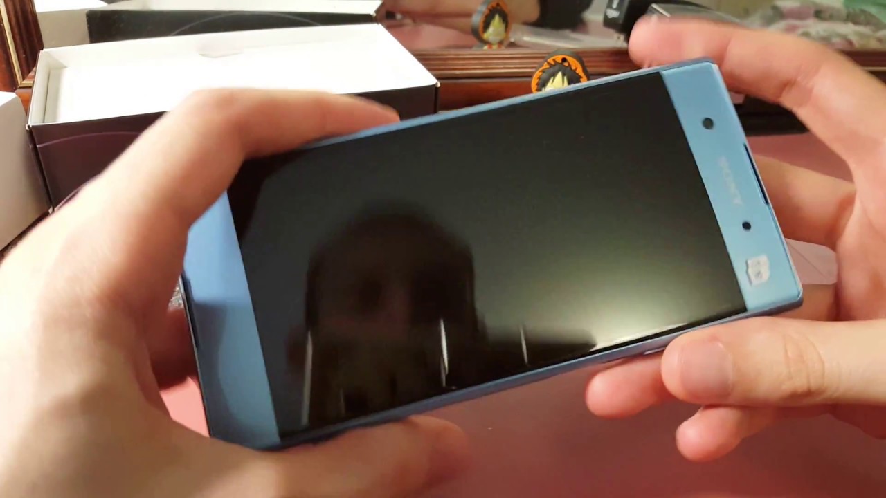 Unboxing of Sony Xperia XA1 Plus blue