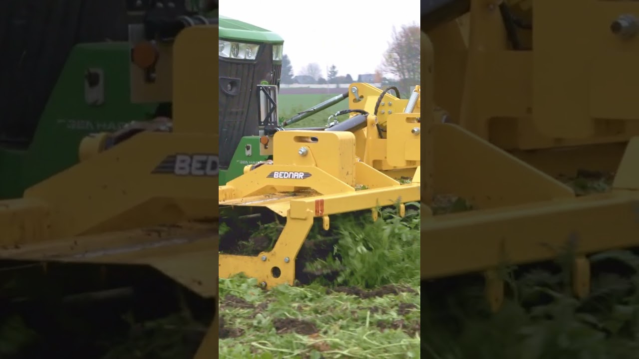 SPEED CHOP SC_F - mounted cutting roller for cutting of catch crops and post-harvest residues.