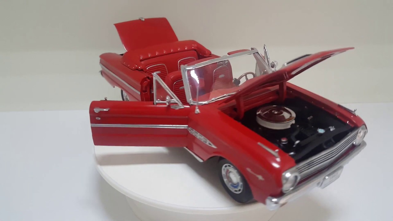 Sunstar  1:18  1963 FORD FALCON OPEN CONVERTIBLE