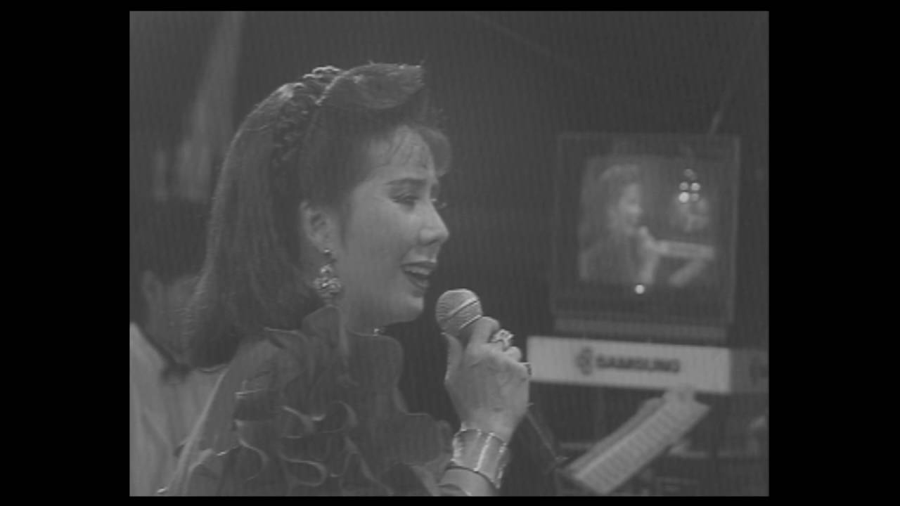 เพลงชะตาชีวิต (รุ่งฤดี แพ่งผ่องใส) ณ คอนเสิร์ต ๕ ธันวามหาราช พ.ศ. ๒๕๓๒