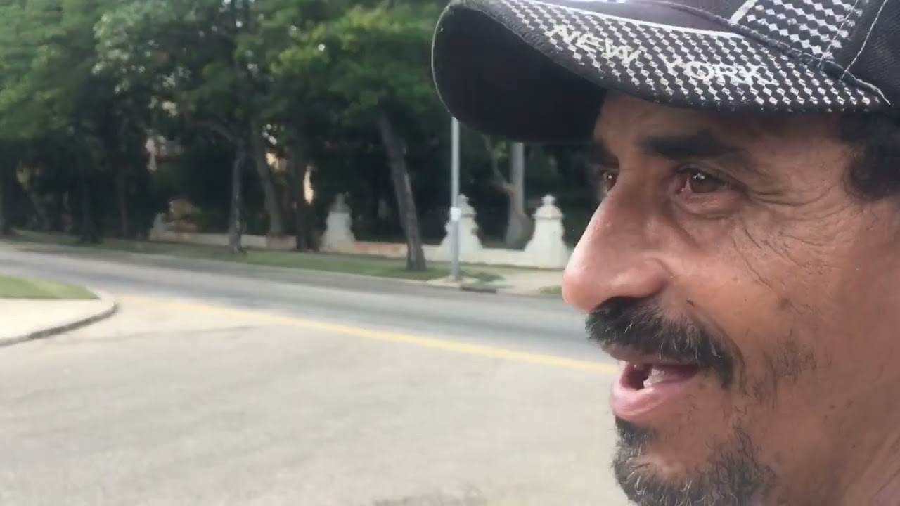 Quinta Avenida Miramar Playa Y esto fue lo que me encontré Manifestó Obras de KCHO La Habana Cuba