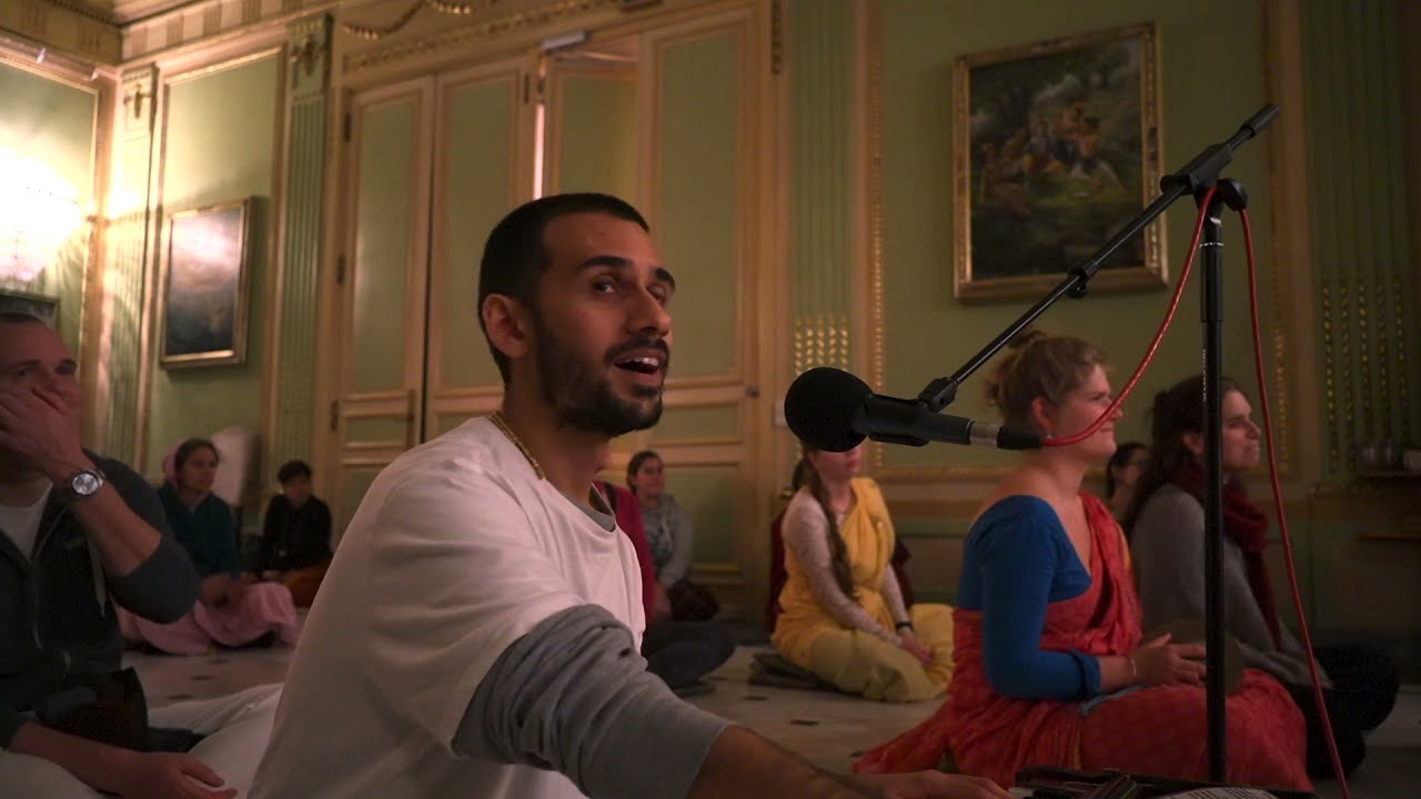 Gour Krishna (Damodarastakam) - 11.11.2021 - Radhadesh Evening Kirtans