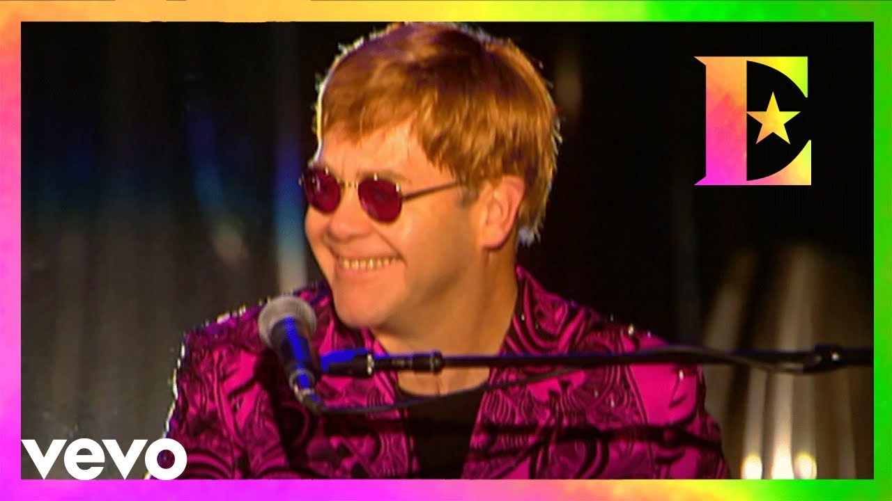Elton John - Funeral For A Friend / Love Lies Bleeding (Live At Madison Square Garden)