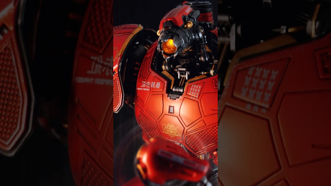 Crimson Typhoon in action! 🤖⚙️ This mecha is built to DESTROY kaiju #hottoys #pacific #pacificrim