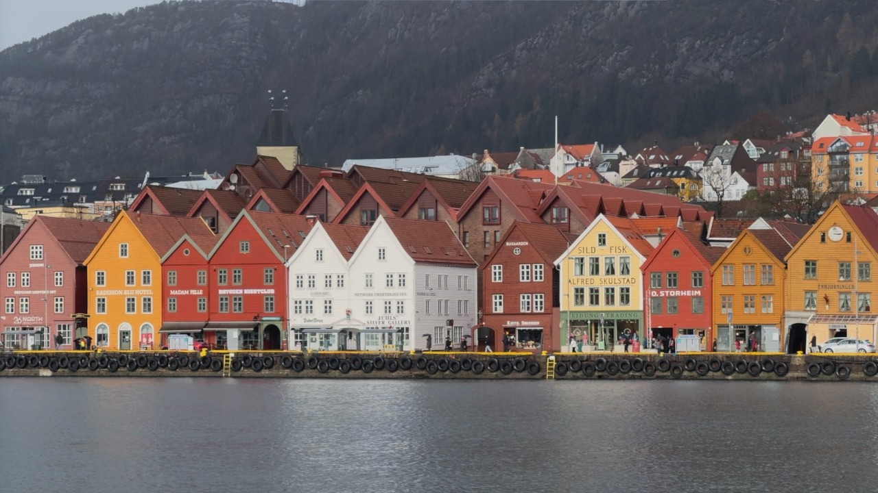 Exploring Bergen 🇳🇴 Colourful Bryggen, Mount Fløyen & Forest Walks