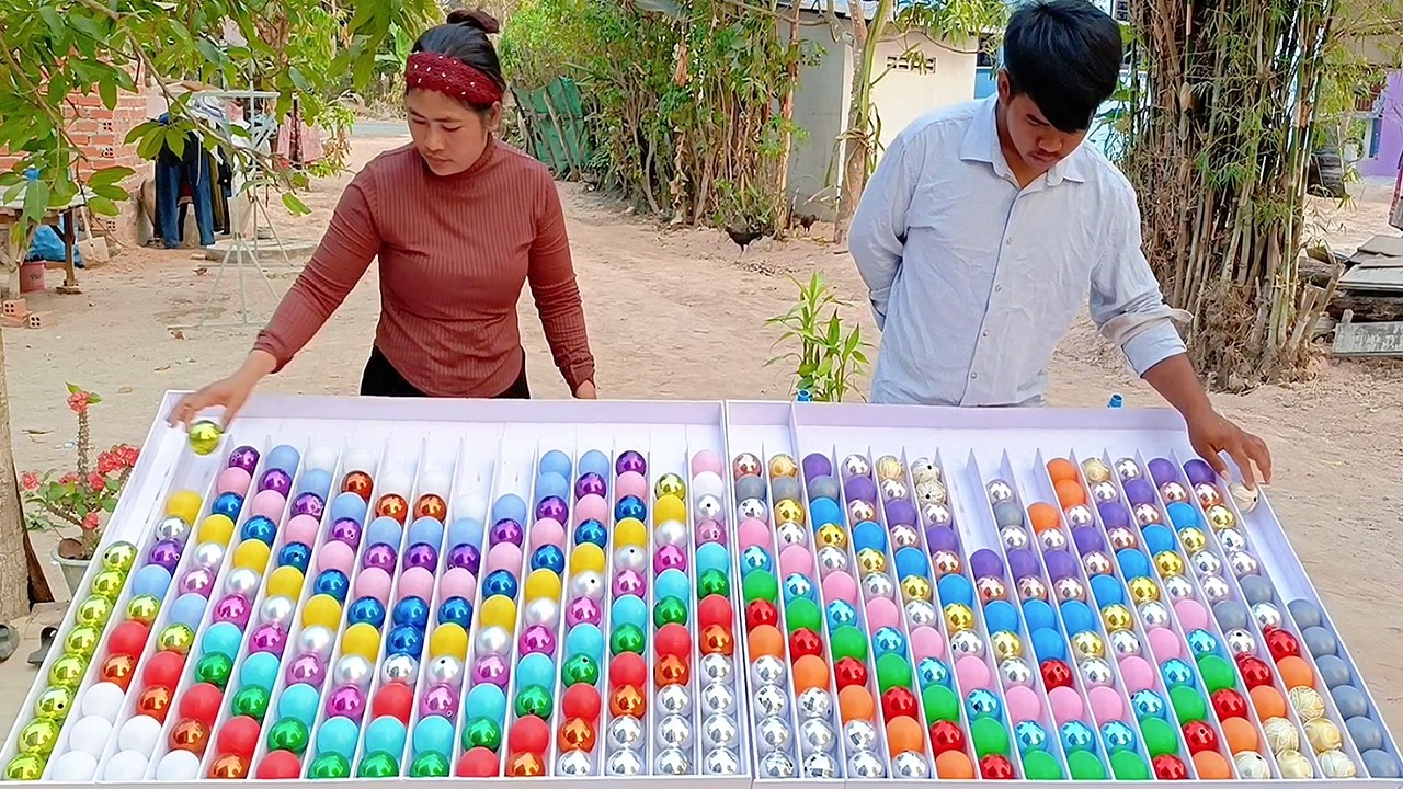 Beautiful Girl Solves Color Ball Puzzle Like a Pro #PuzzleSkills #ColorGame #viralvideo