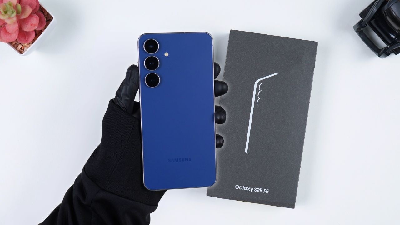 Samsung Galaxy S25 FE Unboxing | Hands-On, Antutu, Design, Unbox, Camera Test