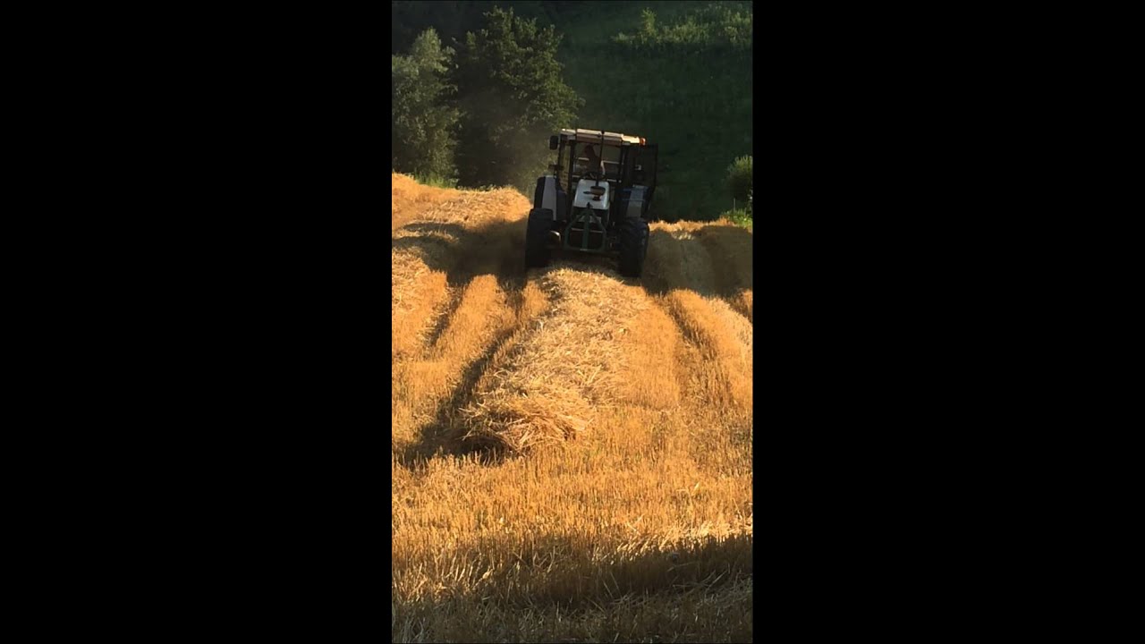 Lamborghini 774-80 & Krone KR 125 - baliranje slame