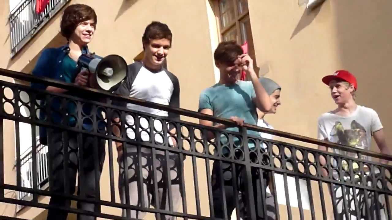 One Direction getting flashed by Swedish Girls