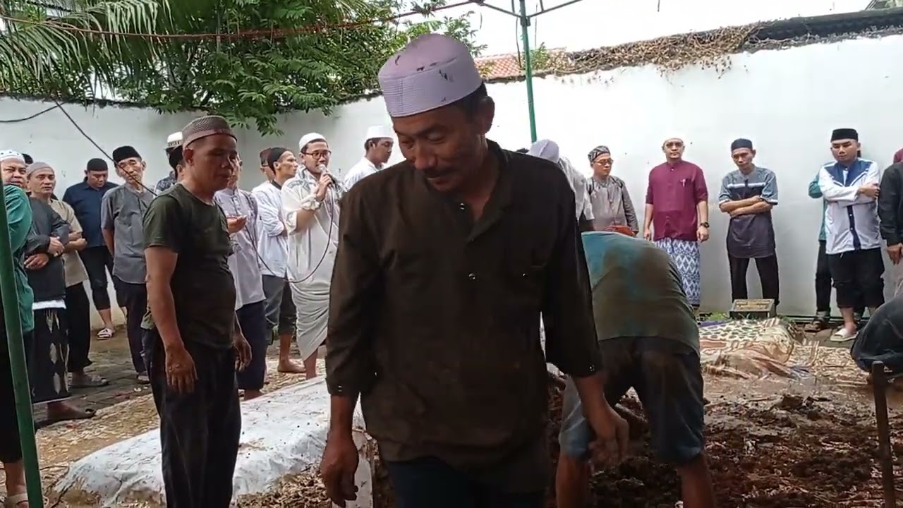 Pemakaman Seorang Tokoh FK ULUM Almarhum KH. Bahruddin Ali selasa,  1 April 25