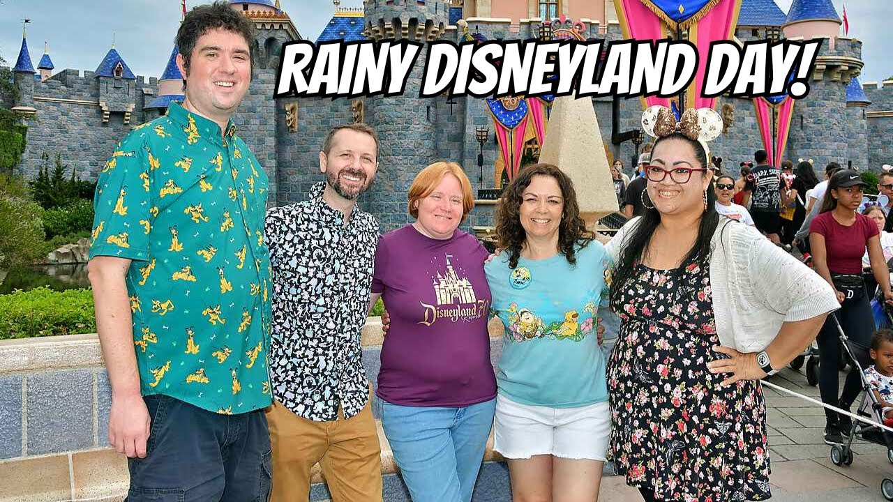 A Rainy Crazy Disneyland Day with the Cheezypop Crew for Dee Dee Day!