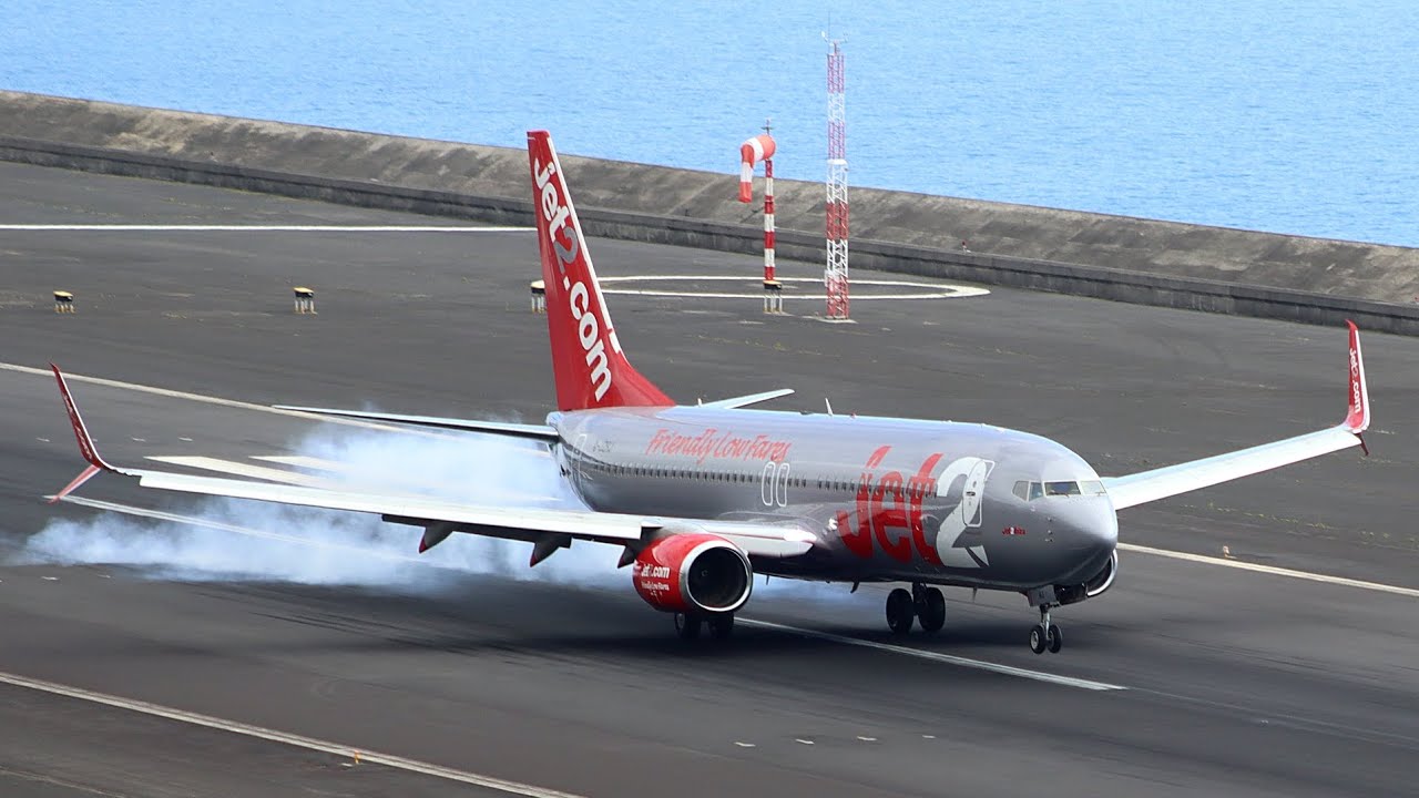 Landings and Go Arounds on Runway 05 at Madeira Airport. 