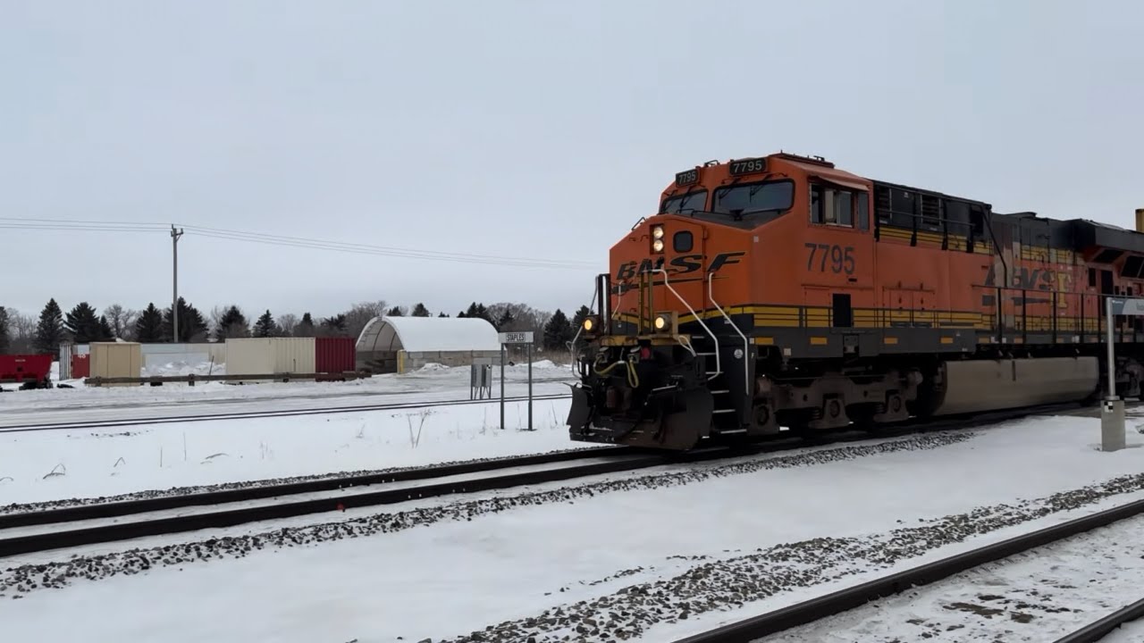 BNSF #7795 leads this 1x1 intermodal on the Staples Subdivision 