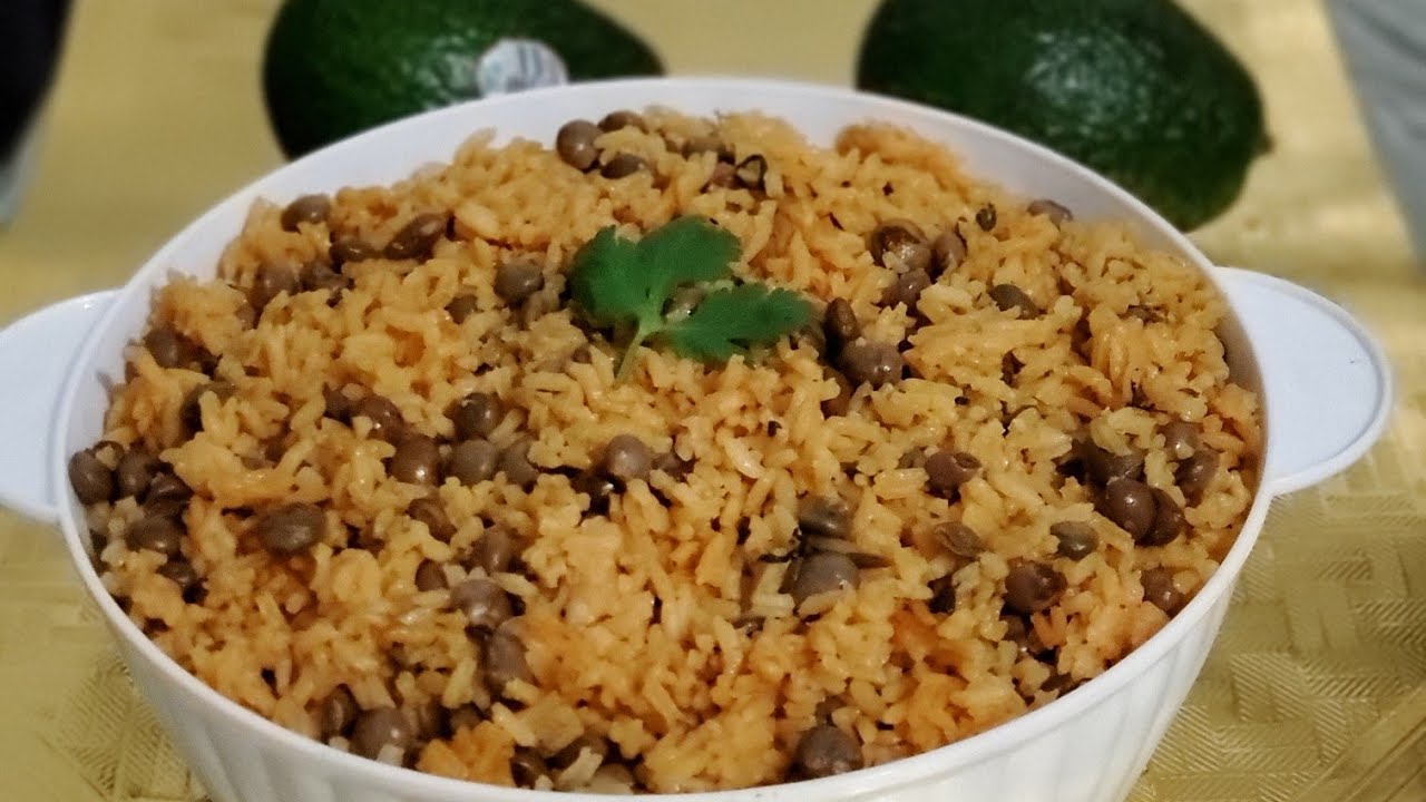COMO HACER ARROZ CON GANDULES.[ Moro de guandules Dominicano.🇩🇴] RICE WITH GREEN PEGEON PEAS