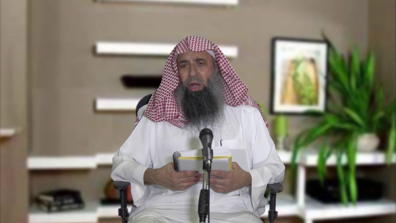 النهي عن الاستجمار بدون الثلاثة الأحجار (الطهارة - باب الاستنجاء ) م20