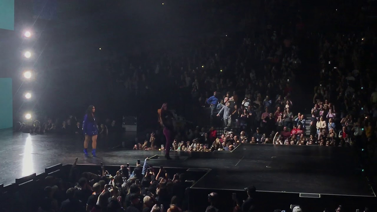 Demi Lovato and Iggy Azalea - Savior (TMYLM Tour Brooklyn, 03/16/2018)