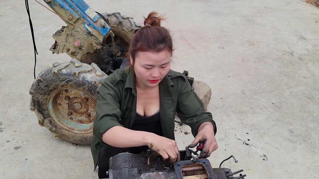 TIMELAPSE: 200 minutes of a repairing and restoring motorbike engines and diesel engines