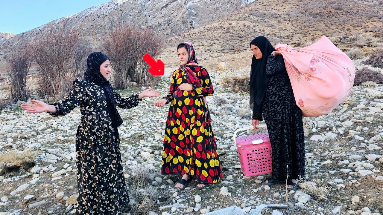 Zulfa helping a pregnant nomadic girl and her mother in the mountains