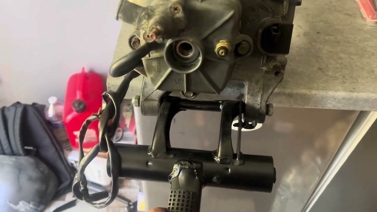Partit 1 montage du moteur 125 sur le zip