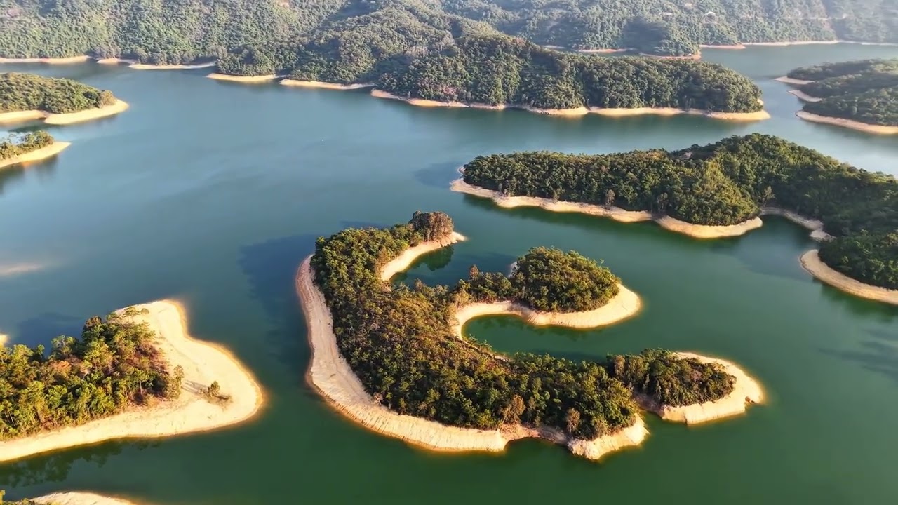 Hiking with my lovely sister 🏝🌄 #4k航拍 #drone #djiair3s 