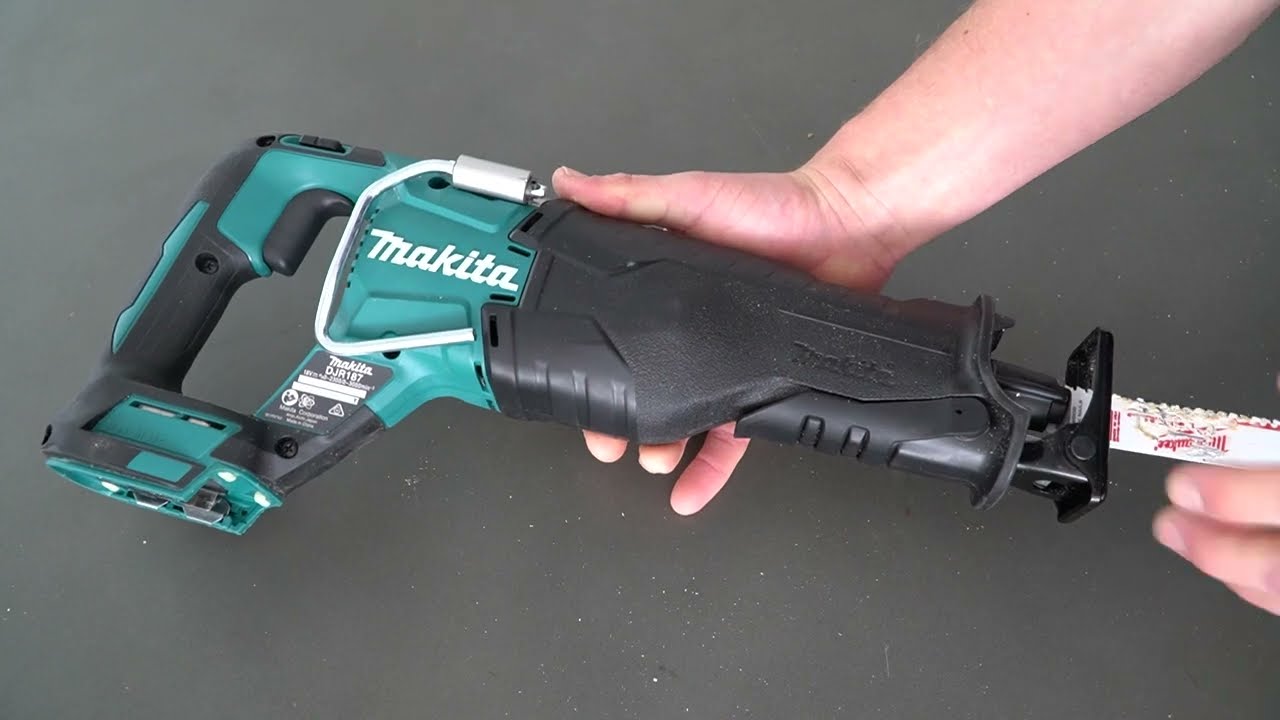 Как заменить лезвие на сабельной пиле Makitas 18v