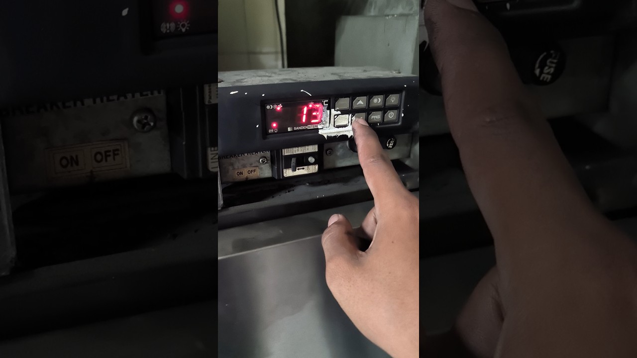 THERMOSTAT TEMPERATURE CONTROL UPRIGHT CHILLER #shorts #thermostat #temperaturecontrol #chiller