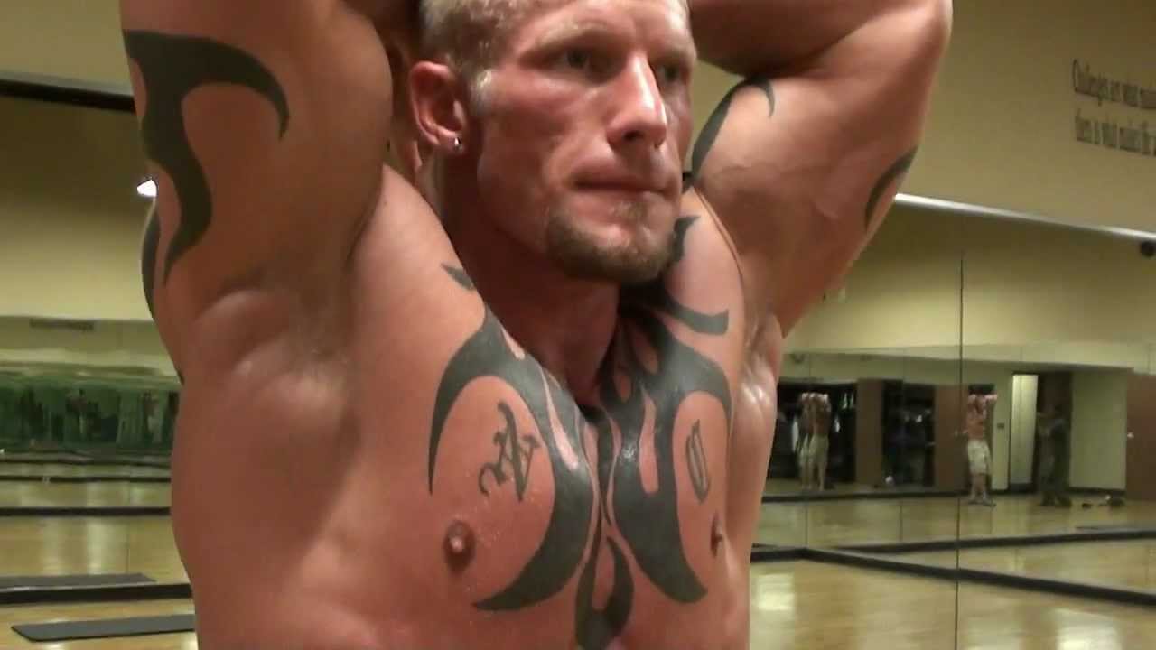 NICK ELLIS POSING: 1wk out Europa 2011 HD