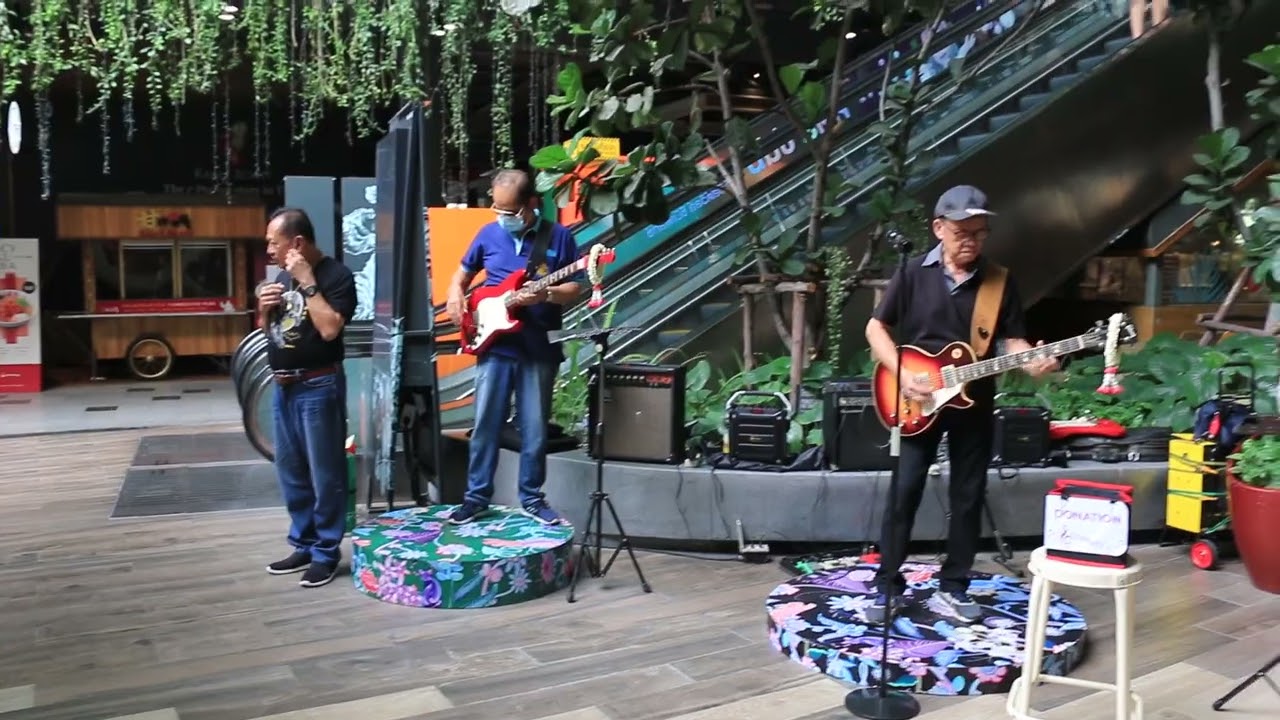 Elvis 2022 & Cliff 2022 at Central Festival Eastville Bangkok Thailand.