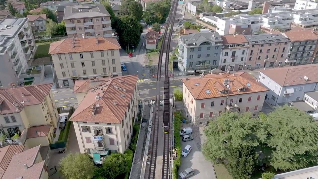 TEB Linea T2 Bergamo Villa d'Almè tram in via Corridoni