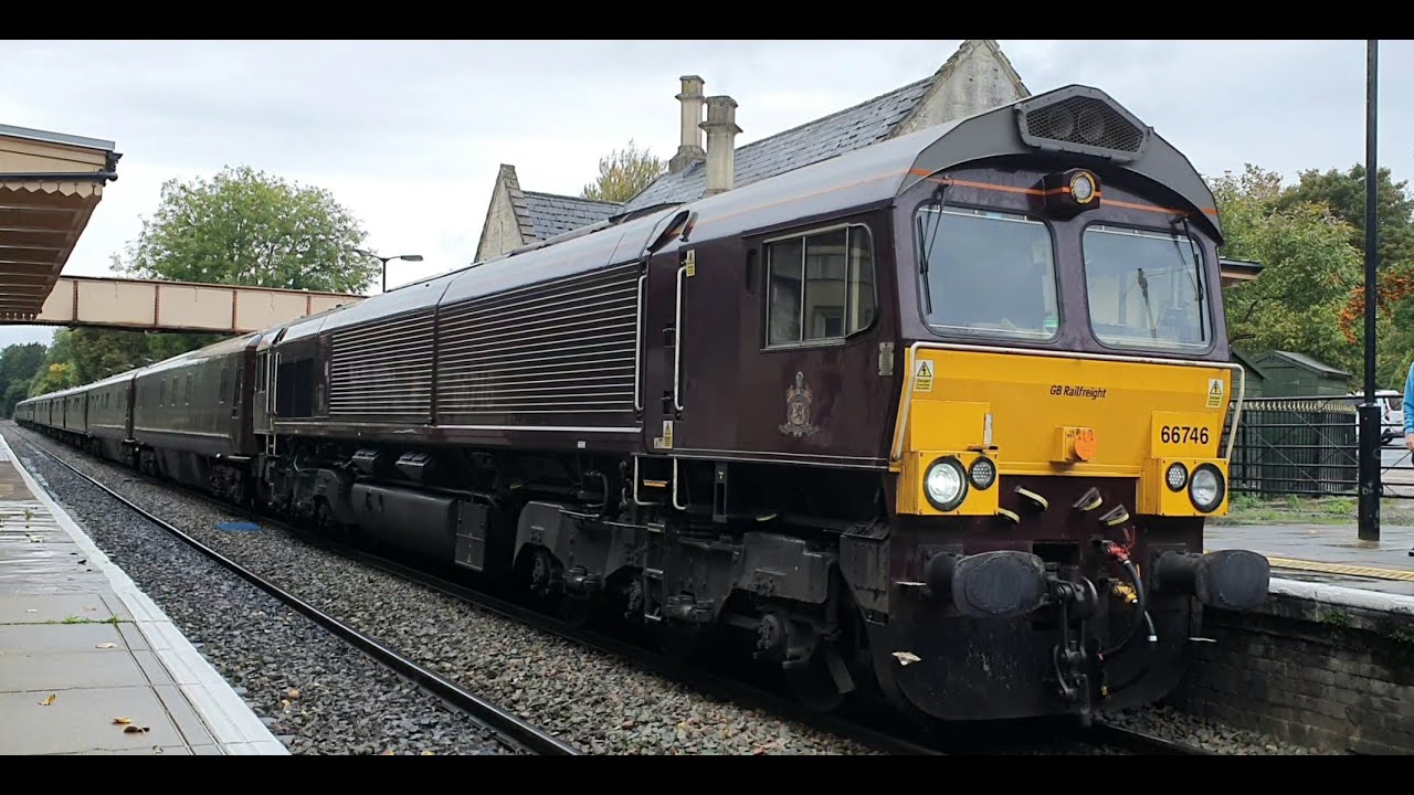 66746 TnT 66743 Royal Scotsman Tour of Britain passing Bradford On Avon 30/09/22