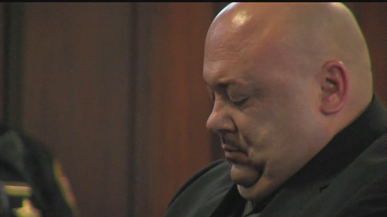 Youngstown triple murder defendant jumps off courtroom balcony