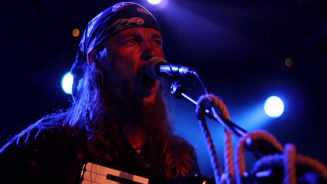 TOTER FISCH - KINGS OF THE SEA (OFFICIAL MUSIC VIDEO)