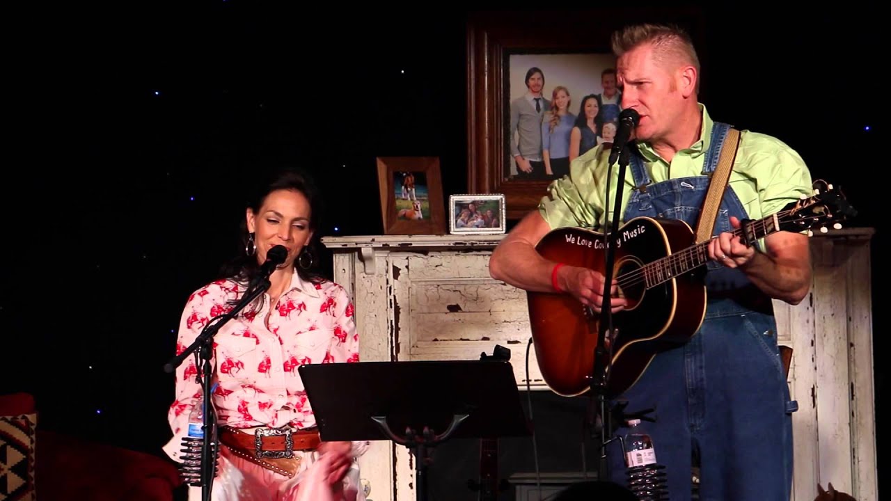 JOEY+RORY LIVE singing 