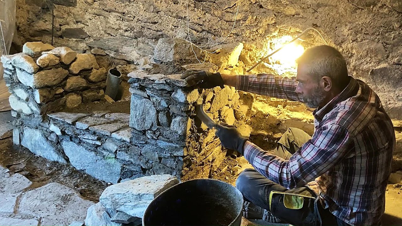 Ep. 90 – Lavori in Baita nelle Alpi – Costruisco camino in pietra e altri lavori