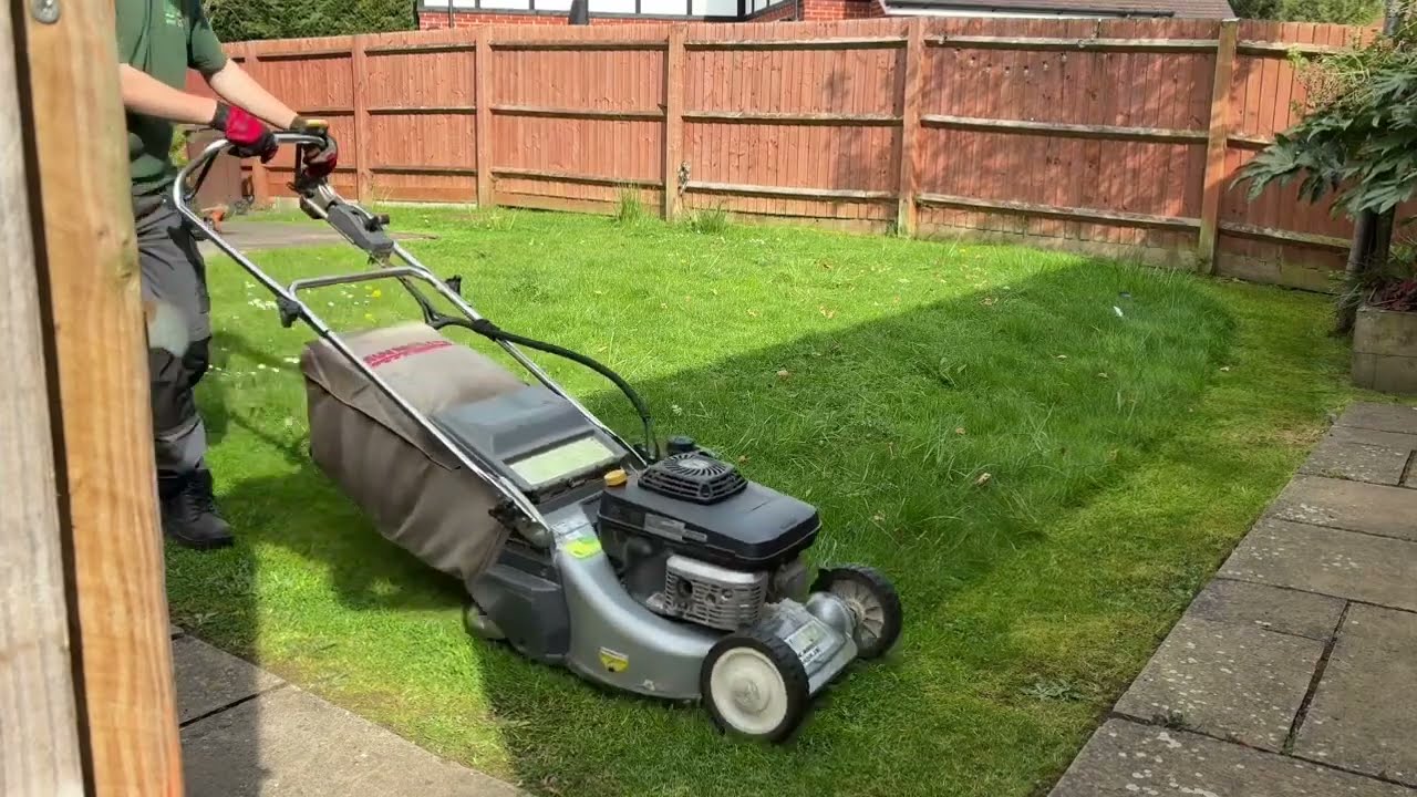 A day in the life of a UK gardener | Ep 03 | Busy Friday!