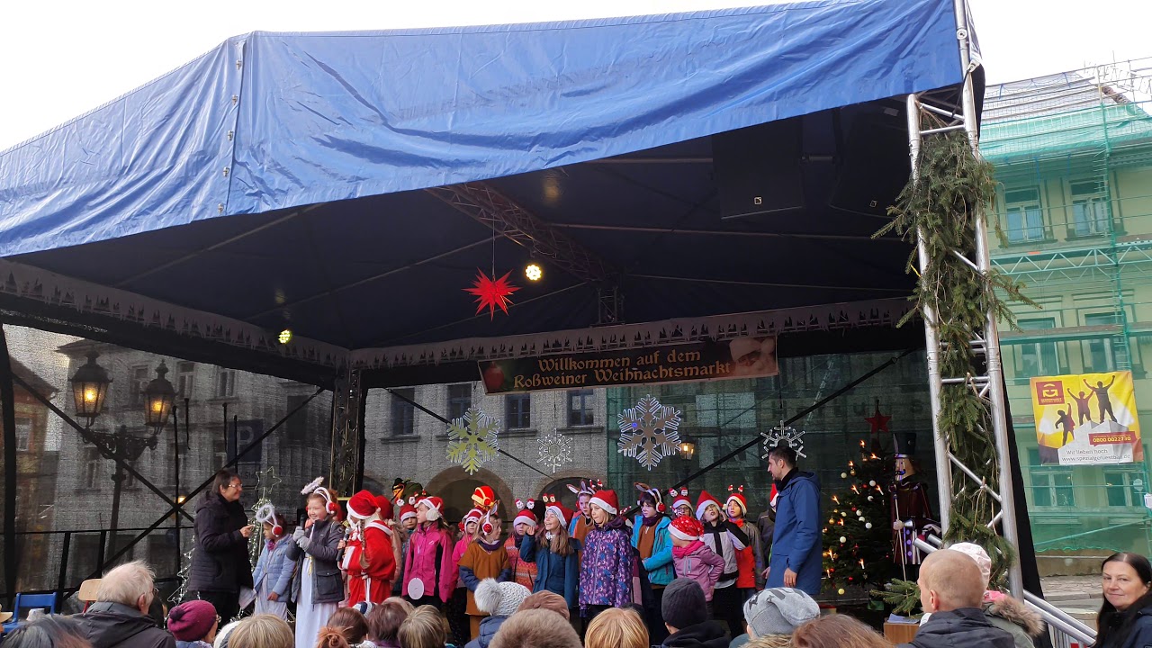 Aufführung der Kita am Weinberg (Roßweiner Weihnachtsmarkt 2019)2/2