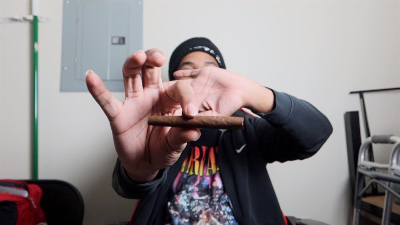 FAT 3 gram blunt smoke sesh... (Hotbox)
