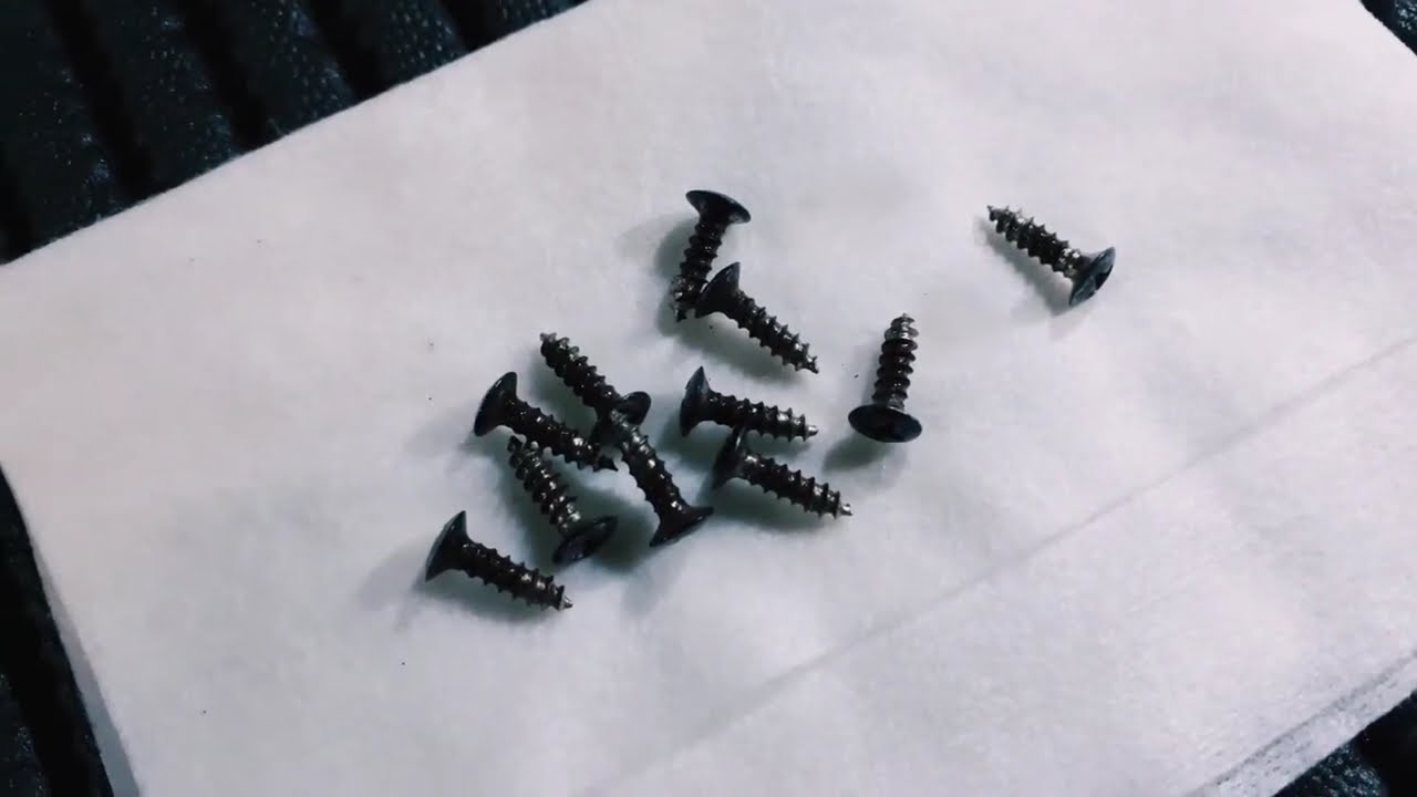 COMO LIMPAR OS PARAFUSOS DA GUITARRA