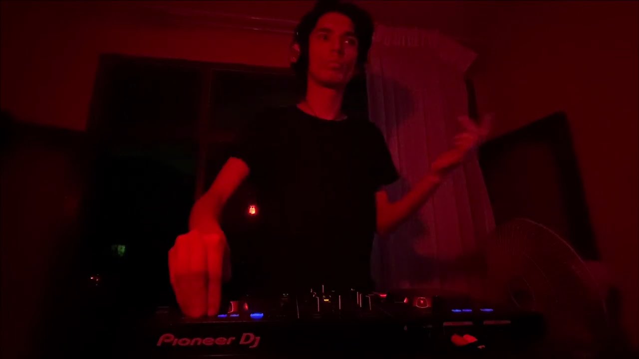 Hot Session / ASTROTETAS - FOCUS RED