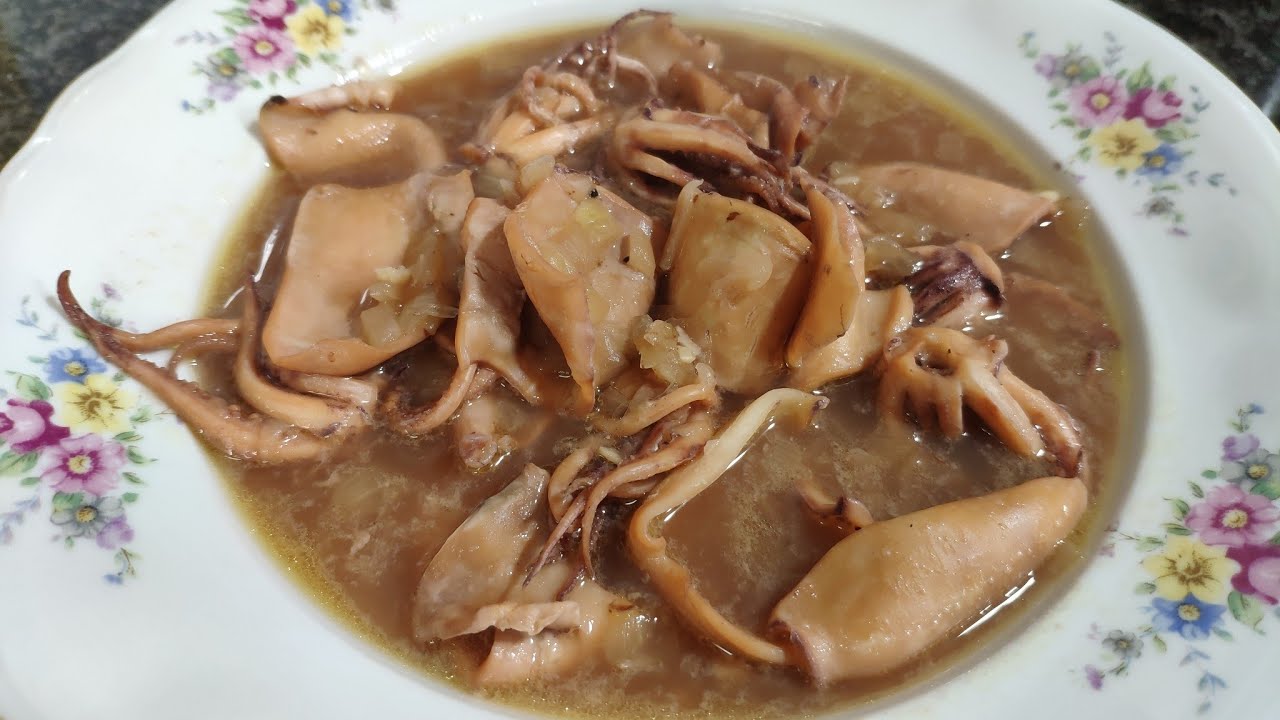 Rejos (calamares ,canana,pota )encebollados