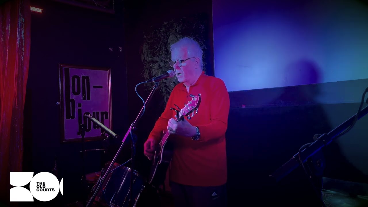 Lawrence Hoy Live At Unlocked : The Original Music Showcase ''That song about my mum disowning me''