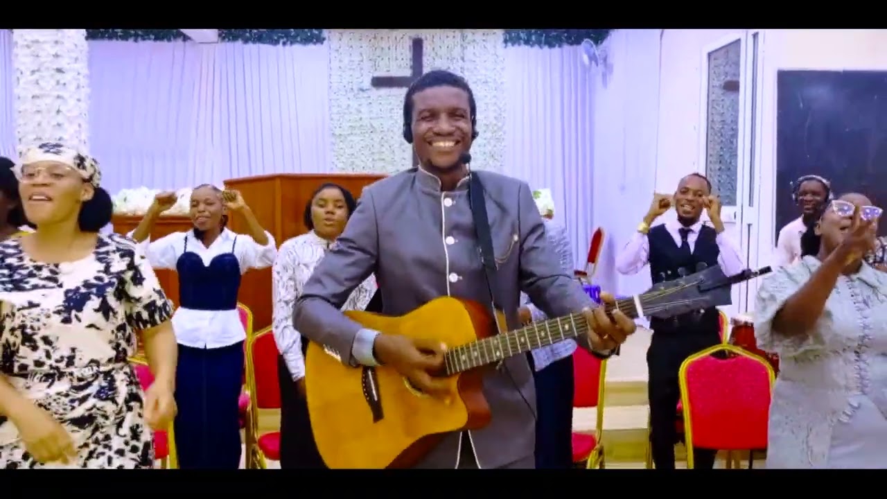Louange : YESU azali Mokonzi, Jésus le Roi des Rois.  By Don NGUVULU 