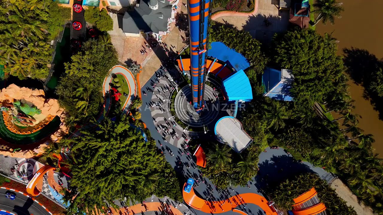 (4K) DRONE • Hot Wheels Big Drop | Extreme Drop Tower at Beto Carrero World