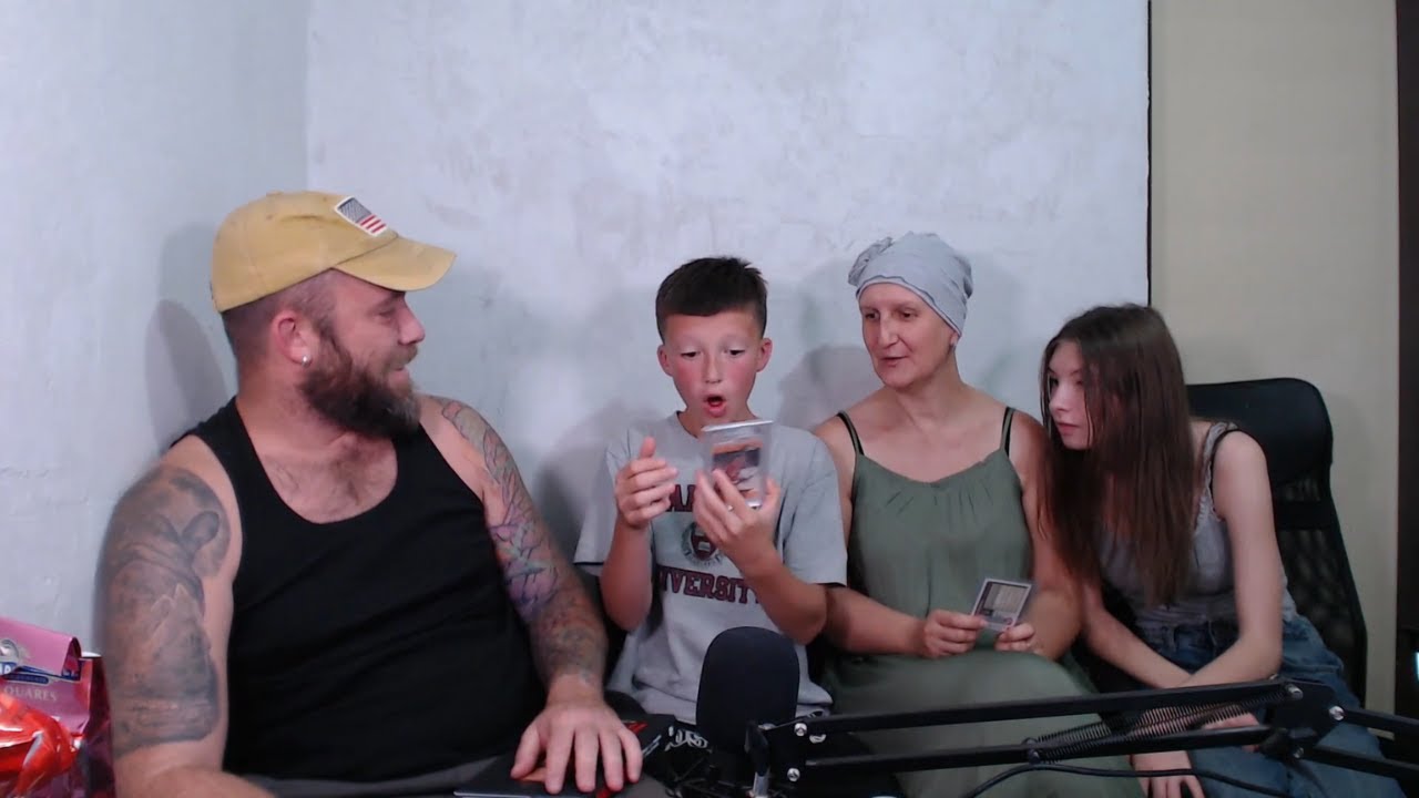 European Family Try American Snacks for the first time + Unboxing