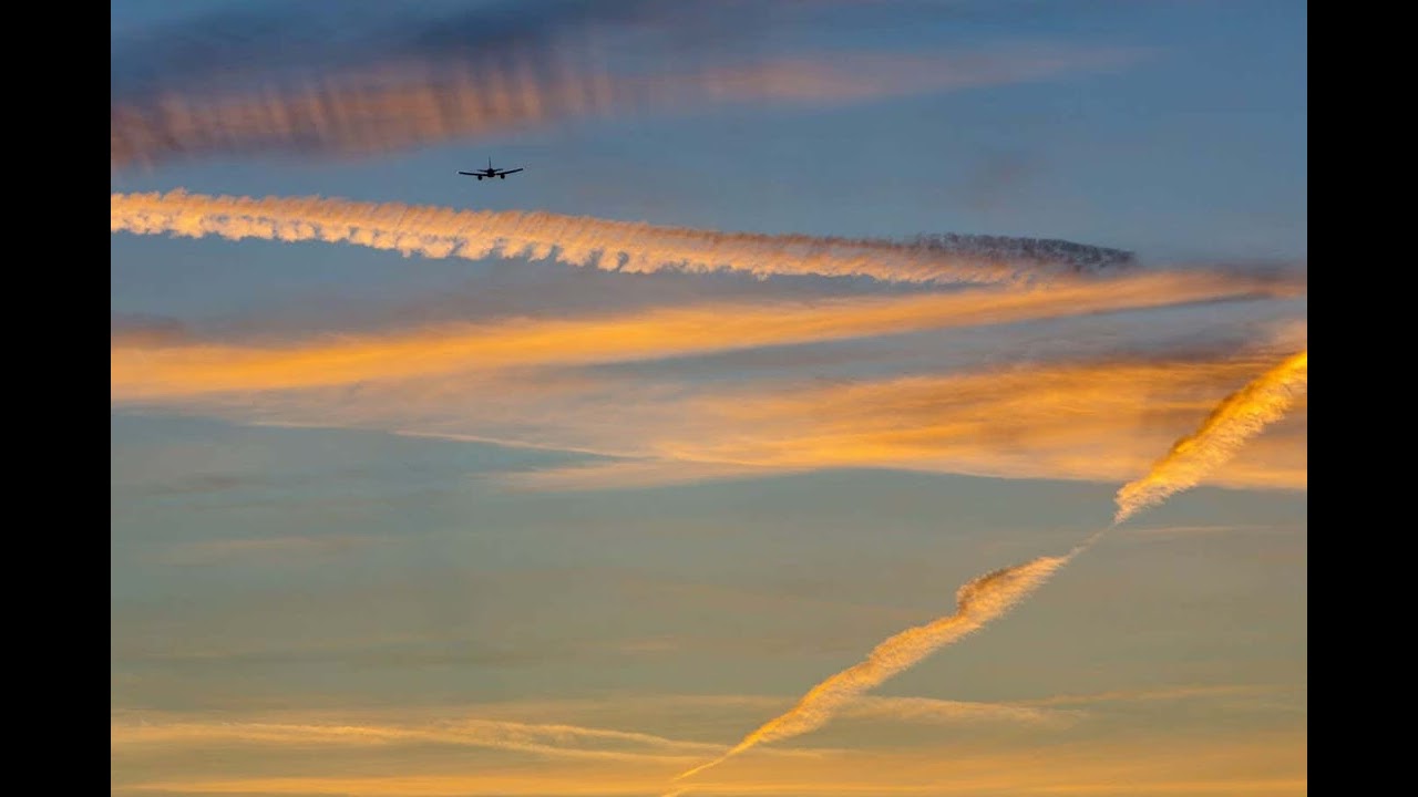 AI-Guided Flight Rerouting Cuts Contrails, Reducing Warming Impact