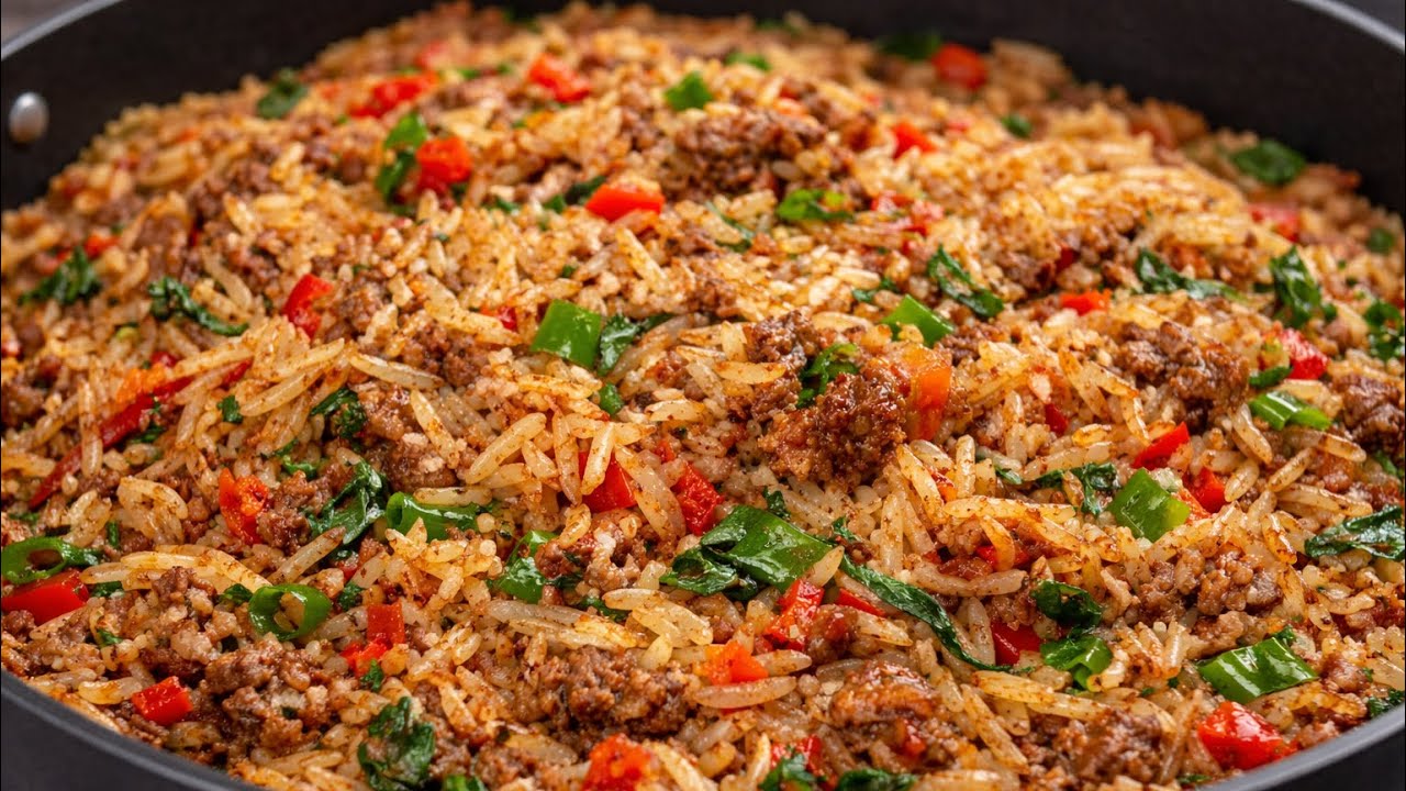 Это блюдо из риса невероятно вкусное — идеально подходит для ужина в будний день.