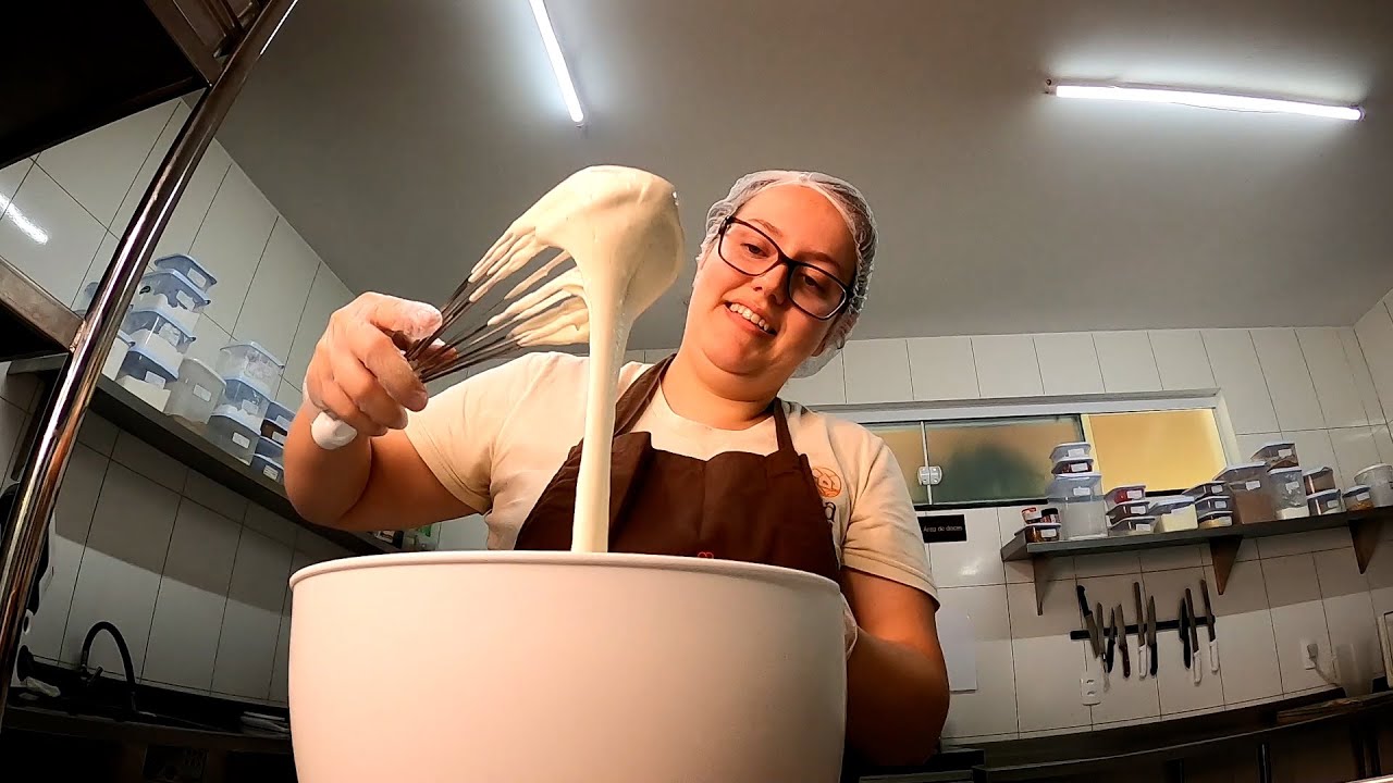 ELA CRIOU UM CAFÉ COLONIAL COM RECEITAS DE VÓ