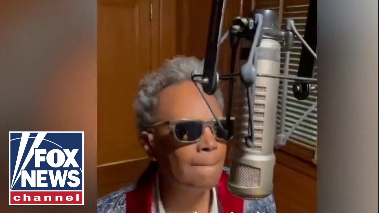 Lori Lightfoot sings TikTok karaoke amid crime surge