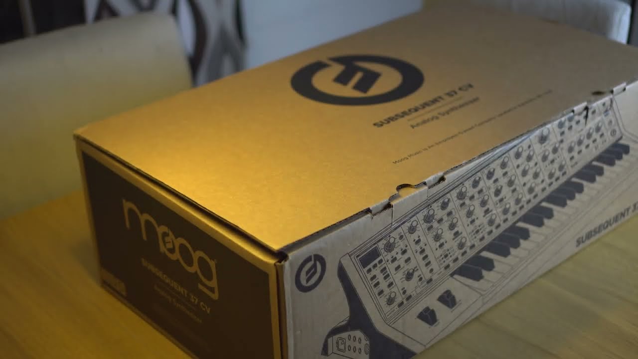 Unboxing: Moog Subsequent 37 CV